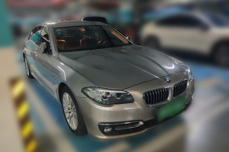 Used BMW 5 Series 2014 525Li Luxury Design Package Front Right 45 Deg