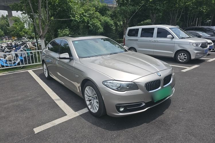 Used BMW 5 Series 2014 525Li Luxury Design Package Front Right 45 Deg
