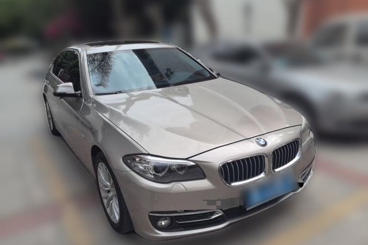 Used BMW 5 Series 2014 525Li Luxury Design Package Front Right 45 Deg