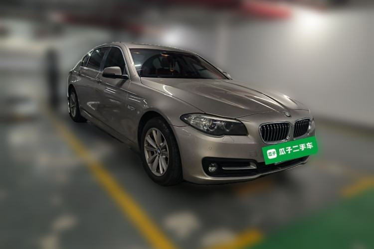 Used BMW 5 Series 2014 520Li Elegant Model Front Right 45 Deg