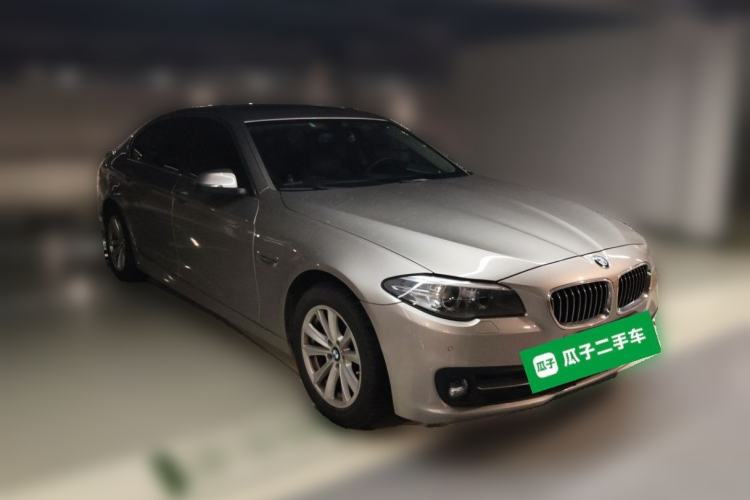 Used BMW 5 Series 2014 520Li Elegant Model Front Right 45 Deg