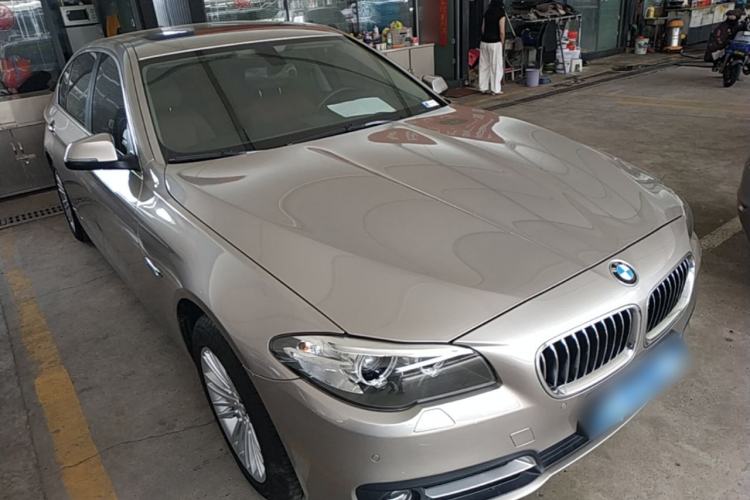 Used BMW 5 Series 2014 525Li Leading Model Front Right 45 Deg