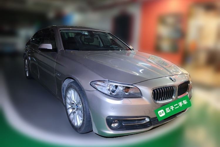 Used BMW 5 Series 2014 525Li Luxury Design Package Front Right 45 Deg