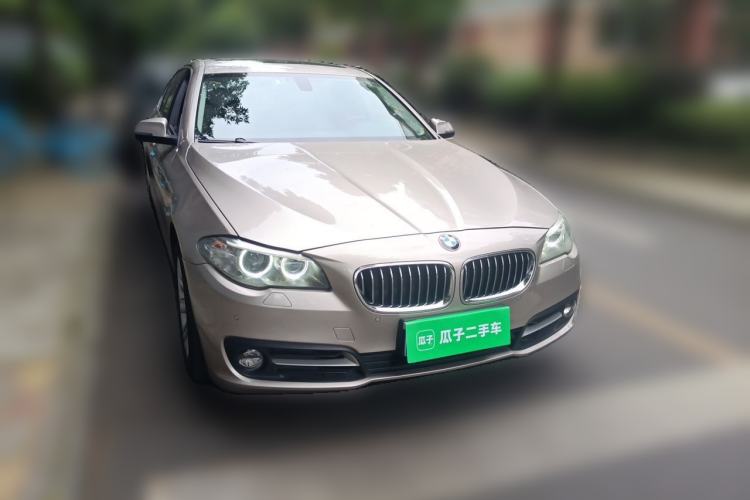 Used BMW 5 Series 2014 525Li Leading Model Front Right 45 Deg