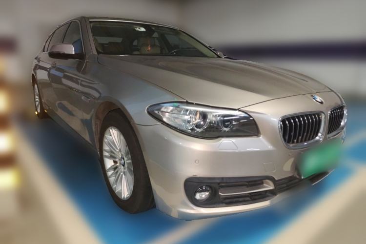 Used BMW 5 Series 2014 525Li Leading Model Front Right 45 Deg