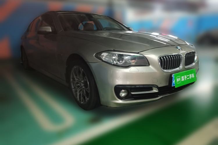 Used BMW 5 Series 2014 525Li Leading Model Front Right 45 Deg