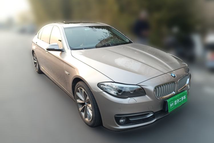Used BMW 5 Series 2014 525Li Luxury Design Package Front Right 45 Deg