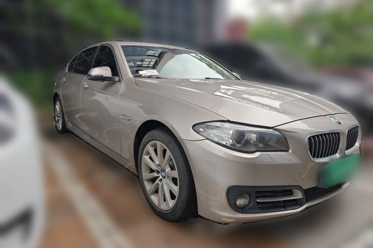 Used BMW 5 Series 2014 528Li Leading Model Front Right 45 Deg