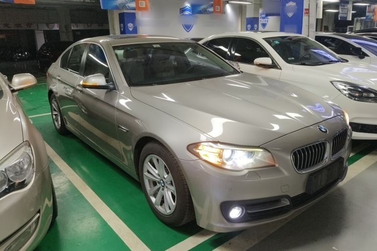Used BMW 5 Series 2014 520i Elegant Edition Front Right 45 Deg