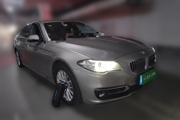 Used BMW 5 Series 2014 525Li Luxury Design Package Front Right 45 Deg