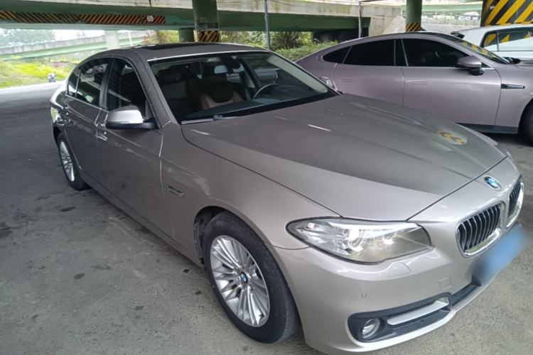 Used BMW 5 Series 2014 525Li Leading Model Front Right 45 Deg