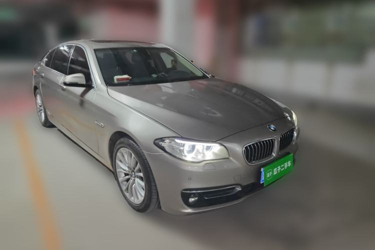 Used BMW 5 Series 2014 525Li Luxury Design Package Front Right 45 Deg