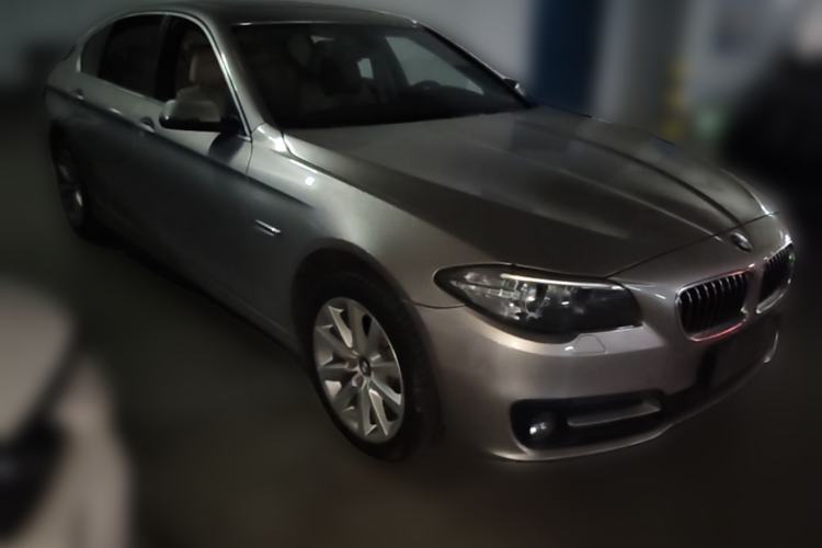 Used BMW 5 Series 2014 530Li Leading Model Front Right 45 Deg