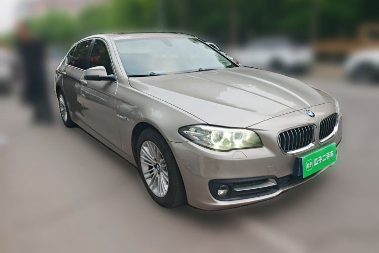 Used BMW 5 Series 2014 525Li Leading Model Front Right 45 Deg