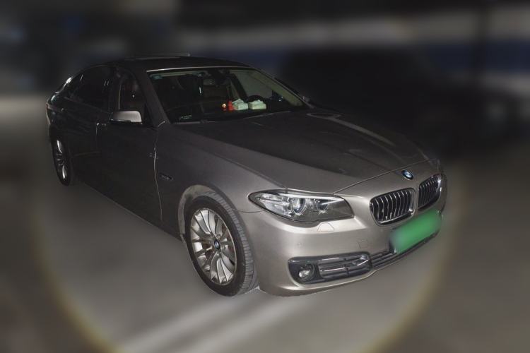 Used BMW 5 Series 2014 525Li Luxury Design Package Front Right 45 Deg