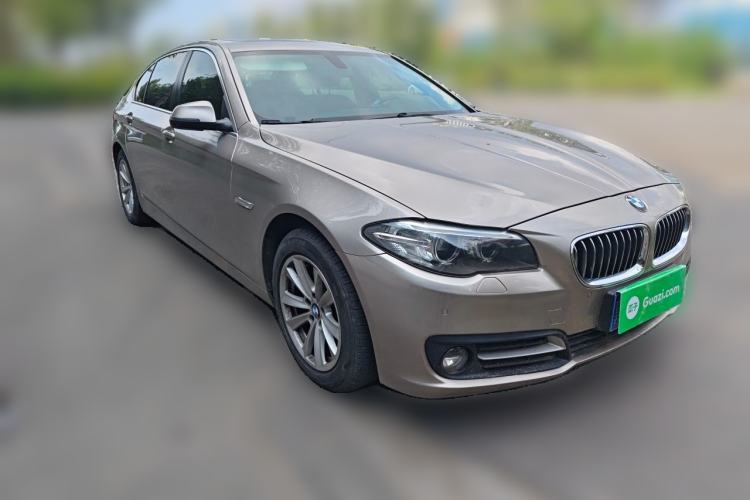 Used BMW 5 Series 2014 520Li Elegant Model Front Right 45 Deg