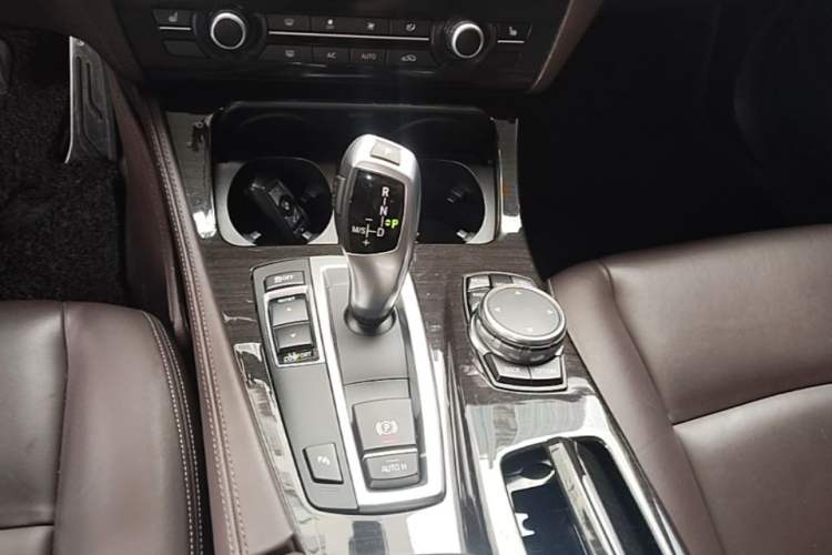 Used BMW 5 Series 2014 525Li Luxury Design Package Gear Lever