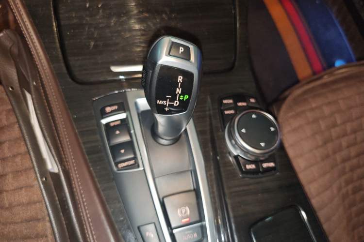 Used BMW 5 Series 2014 525Li Luxury Design Package Gear Lever