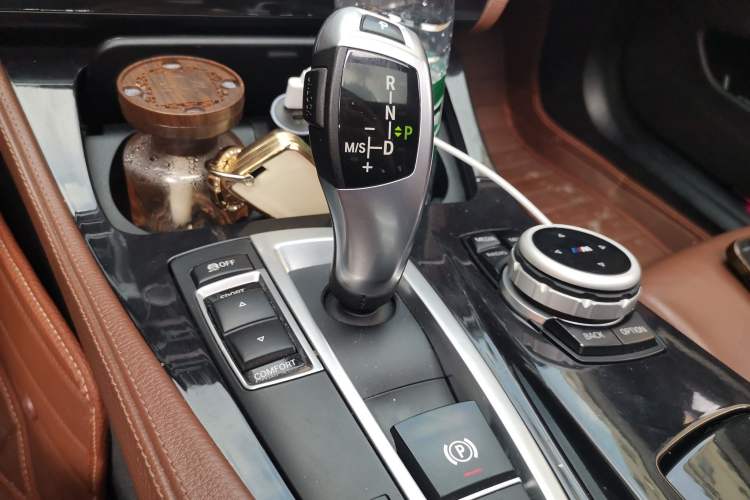 Used BMW 5 Series 2014 520Li Elegant Model Gear Lever