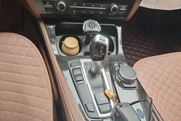 Used BMW 5 Series 2014 525Li Luxury Design Package Gear Lever
