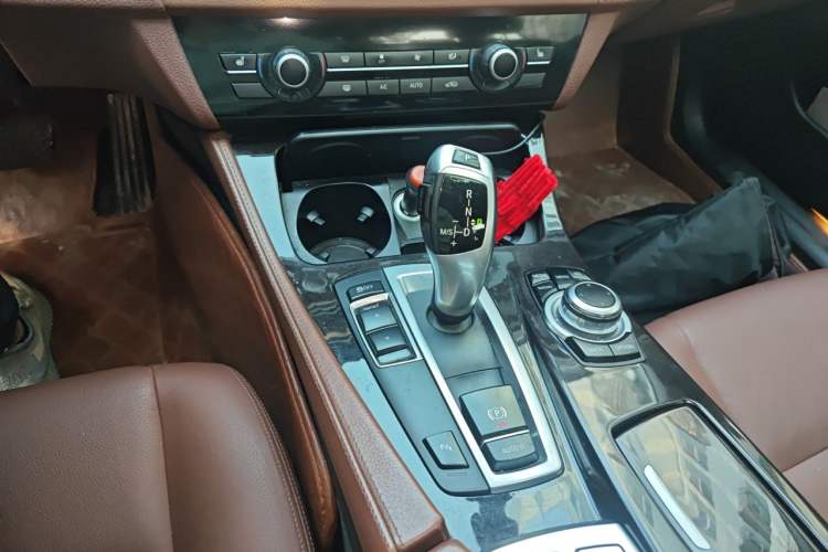 Used BMW 5 Series 2014 525Li Leading Model Gear Lever