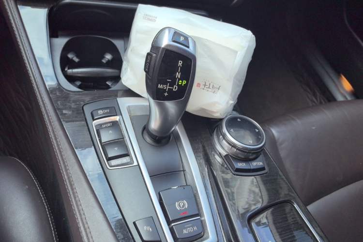 Used BMW 5 Series 2014 525Li Luxury Design Package Gear Lever