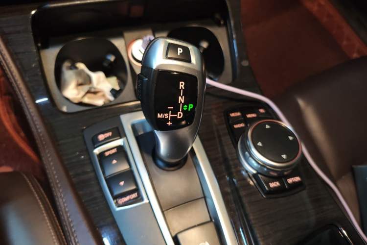 Used BMW 5 Series 2014 525Li Luxury Design Package Gear Lever