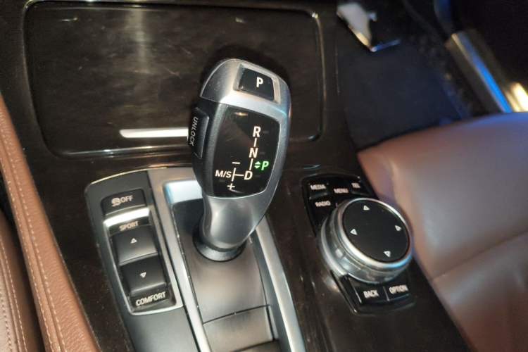 Used BMW 5 Series 2014 528Li Leading Model Gear Lever