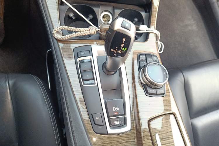 Used BMW 5 Series 2014 525Li Luxury Design Package Gear Lever