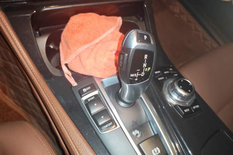 Used BMW 5 Series 2014 520Li Elegant Model Gear Lever