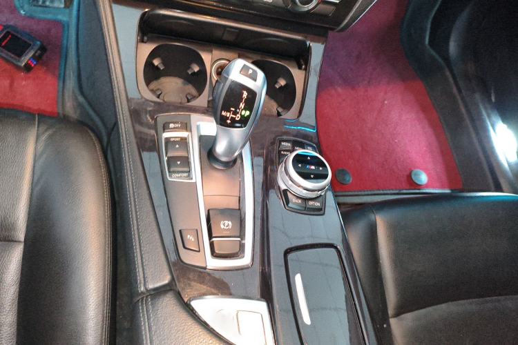 Used BMW 5 Series 2014 520i Elegant Edition Gear Lever