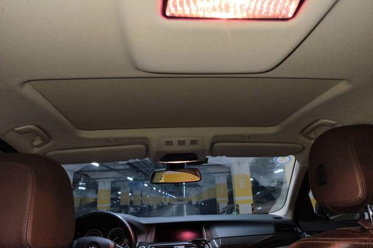 Used BMW 5 Series 2014 525Li Luxury Design Package Headliner