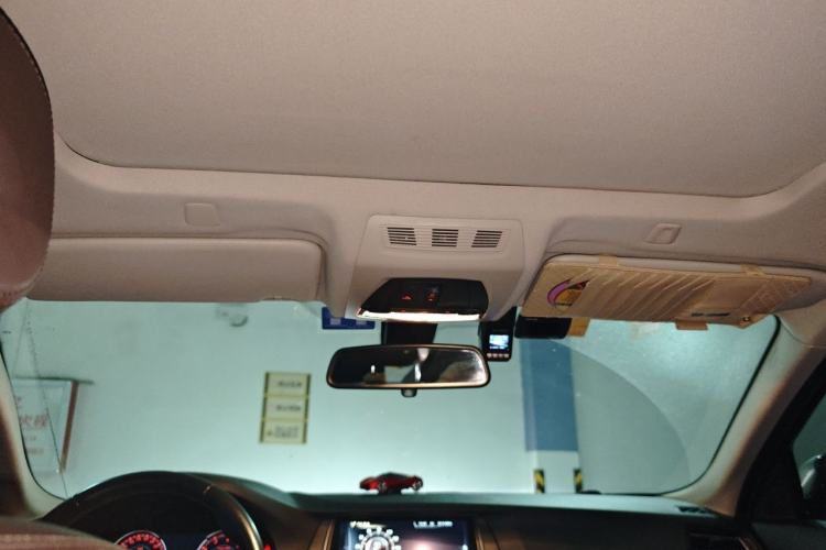 Used BMW 5 Series 2014 525Li Luxury Design Package Headliner
