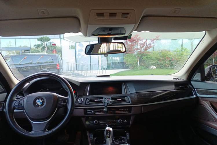 Used BMW 5 Series 2014 525Li Luxury Design Package Headliner