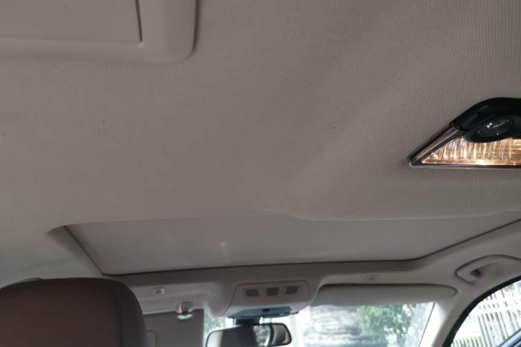 Used BMW 5 Series 2014 528Li Leading Model Headliner