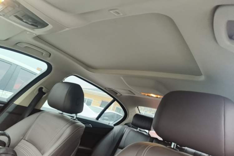 Used BMW 5 Series 2014 525Li Luxury Design Package Headliner