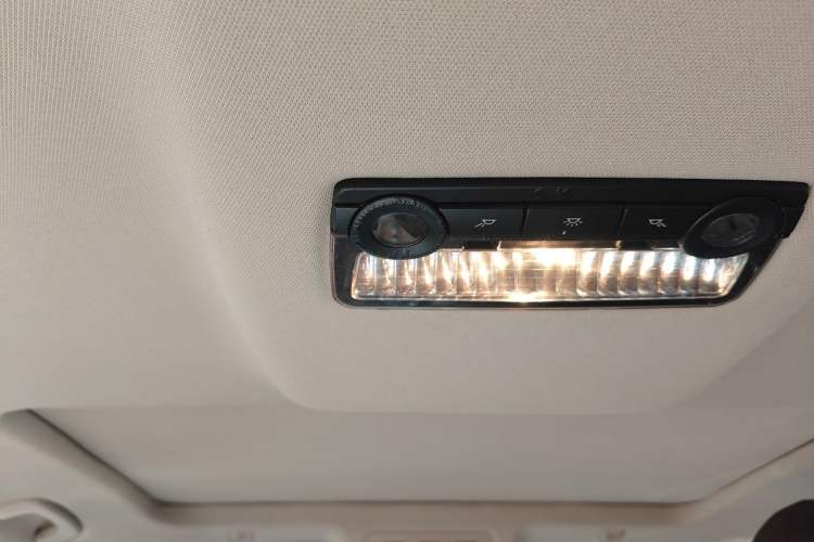 Used BMW 5 Series 2014 525Li Luxury Design Package Headliner