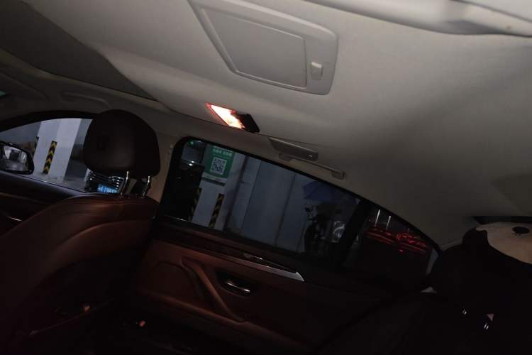 Used BMW 5 Series 2014 525Li Luxury Design Package Headliner