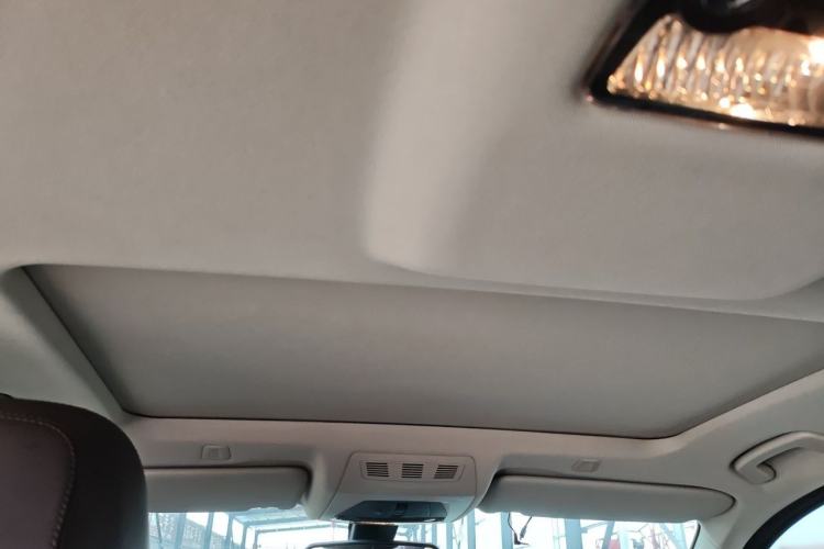 Used BMW 5 Series 2014 525Li Luxury Design Package Headliner
