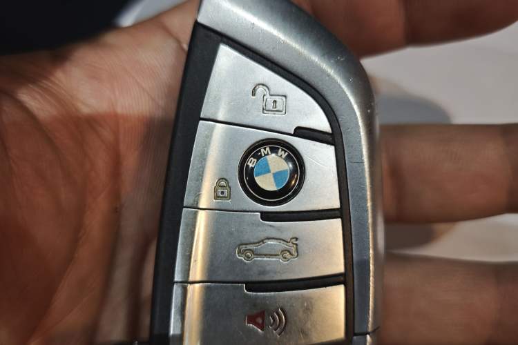 Used BMW 5 Series 2014 525Li Leading Model Interior 1
