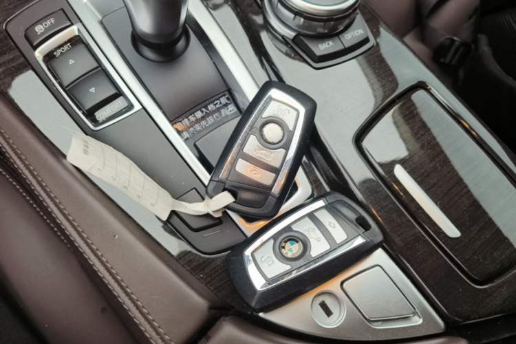Used BMW 5 Series 2014 525Li Luxury Design Package Interior 1