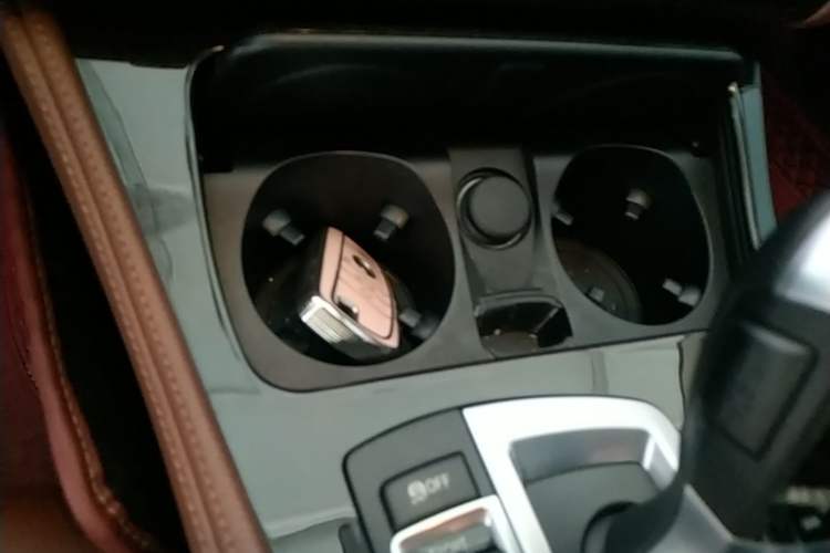 Used BMW 5 Series 2014 525Li Leading Model Interior 1