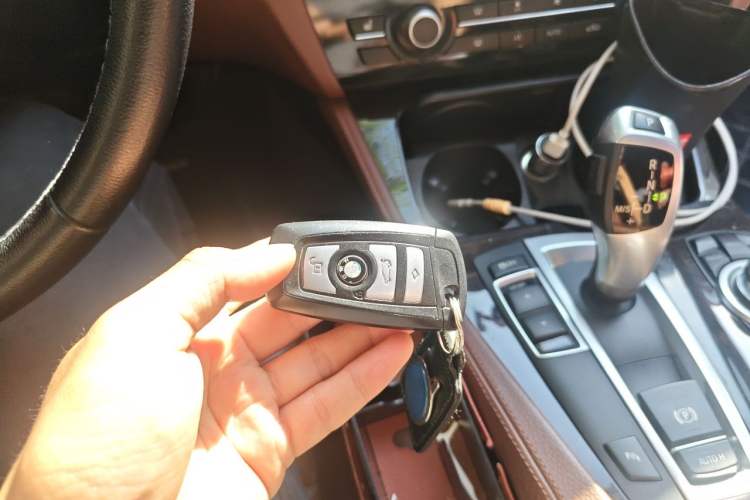 Used BMW 5 Series 2014 525Li Leading Model Interior 1