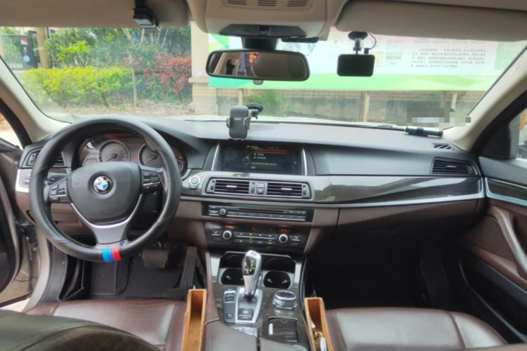 Used BMW 5 Series 2014 525Li Luxury Design Package Interior 2