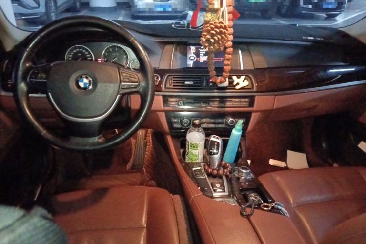 Used BMW 5 Series 2014 525Li Leading Model Interior 2