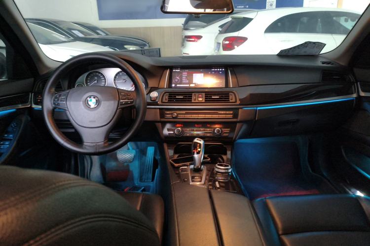 Used BMW 5 Series 2014 520i Elegant Edition Interior 2