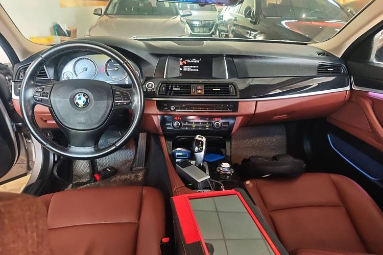 Used BMW 5 Series 2014 520Li Elegant Model Interior 2
