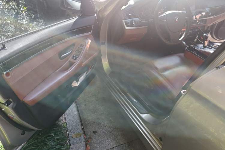 Used BMW 5 Series 2014 525Li Leading Model Interior 3