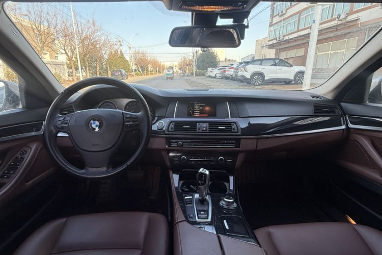 Used BMW 5 Series 2014 520Li Elegant Model Interior 3