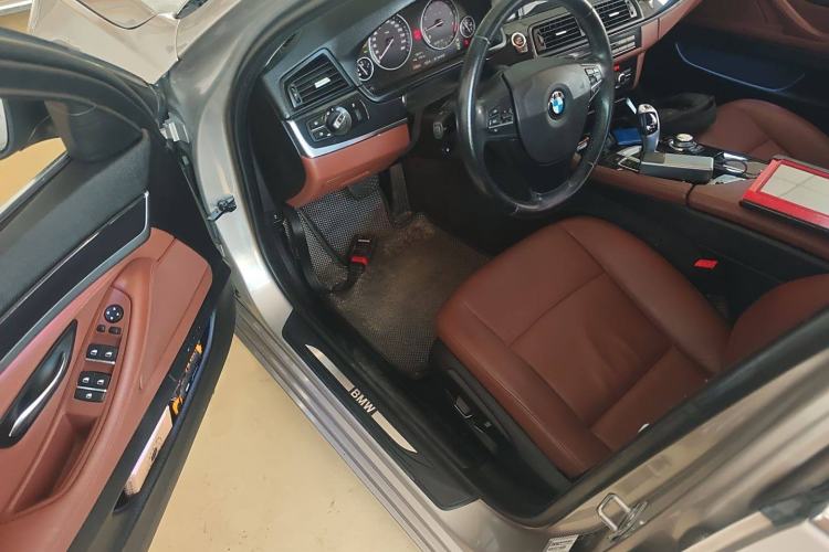 Used BMW 5 Series 2014 520Li Elegant Model Interior 3